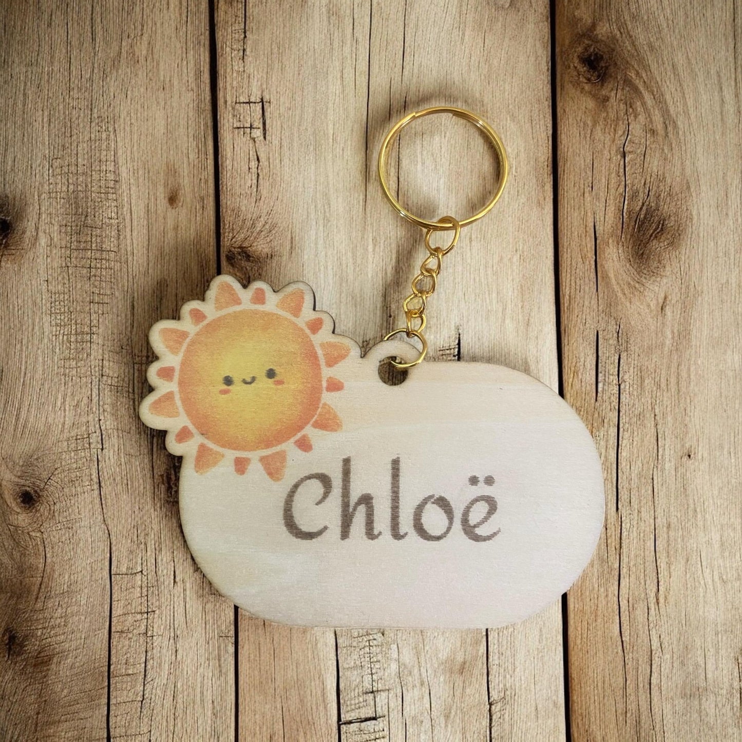 Porte-clés Enfant en Bois – Un compagnon personnalisé pour le cartable