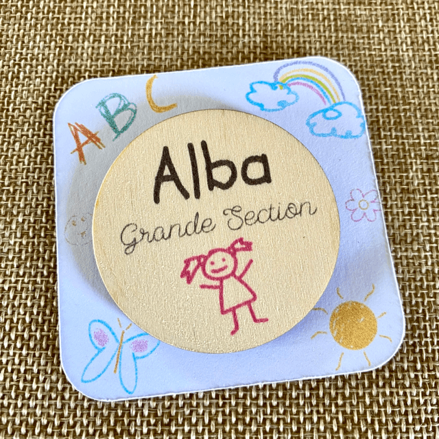 Badge rentrée scolaire en bois - badge personnalisable prénom enfant