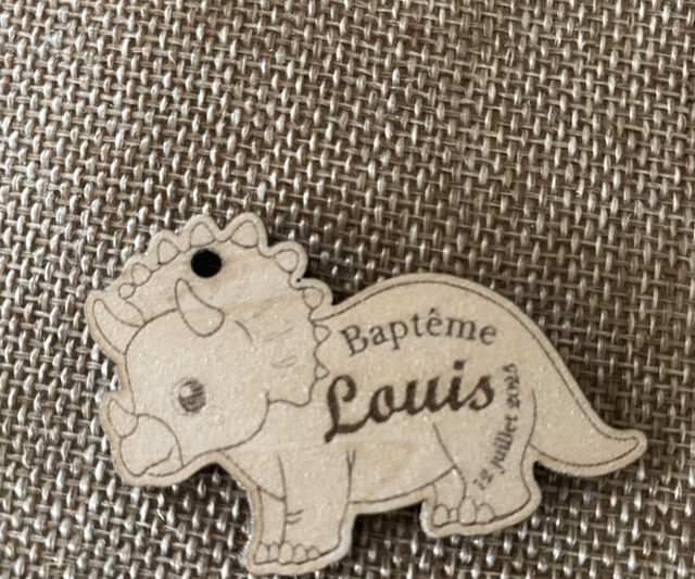 Etiquettes en bois personnalisables pour baptême, communion, anniversaire…