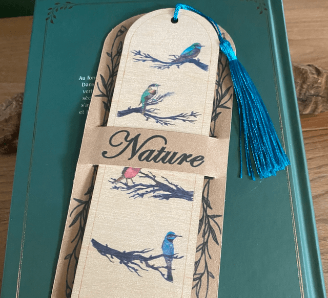 Marque page en bois motif oiseaux