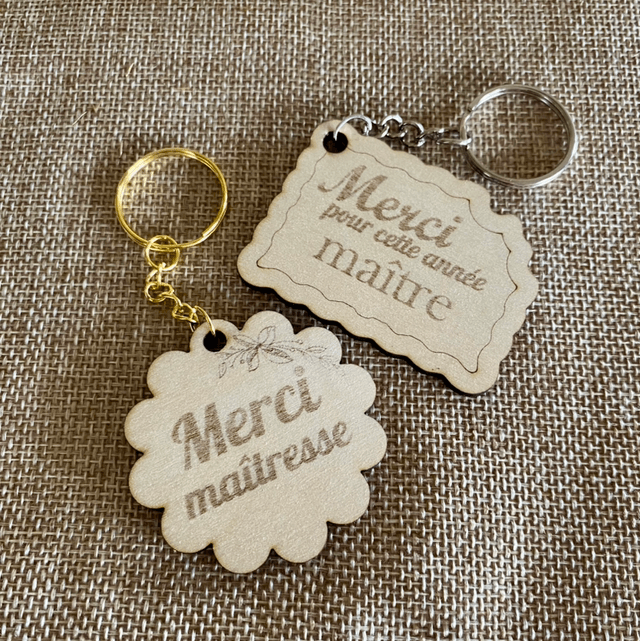 Porte-clés ou Magnet en bois Merci Maître ou Merci Maîtresse