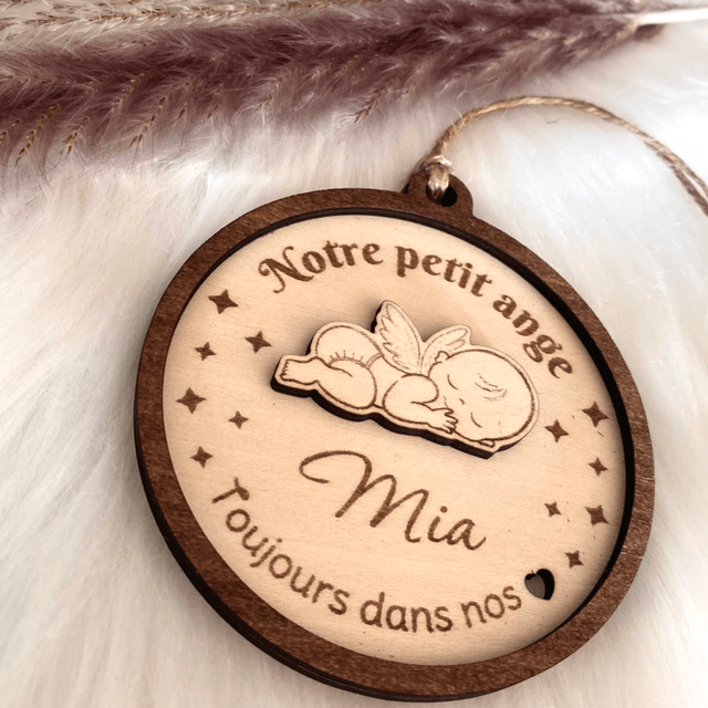 Boule de Noël commémorative personnalisée en bois – Hommage à un petit ange 