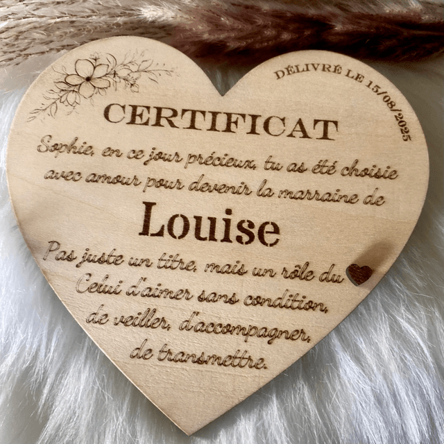 Certificat Marraine personnalisé en bois – cœur gravé 13 cm, version carte ou magnet