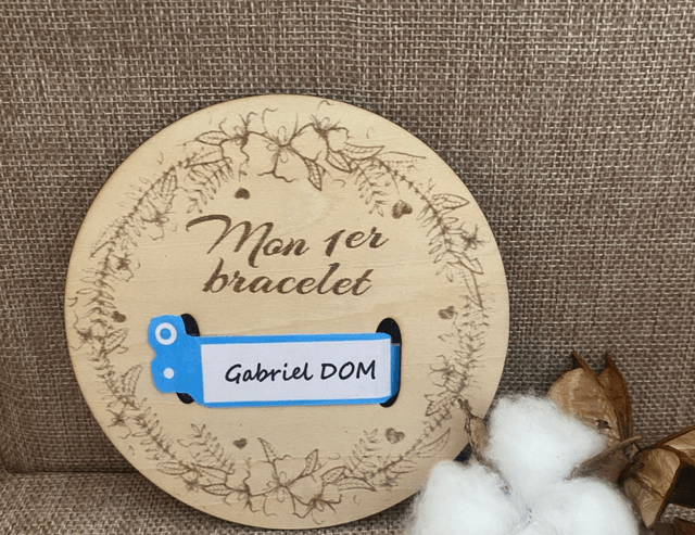 Carte bracelet de naissance en bois - porte-bracelet de naissance  en bois 