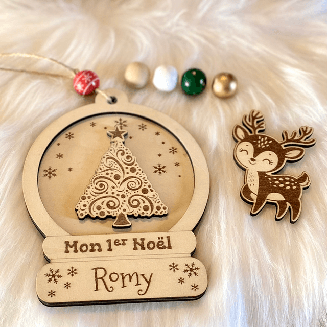 Boule de Noël personnalisée "Mon Premier Noël" – Bois gravé avec prénom et personnage au choix