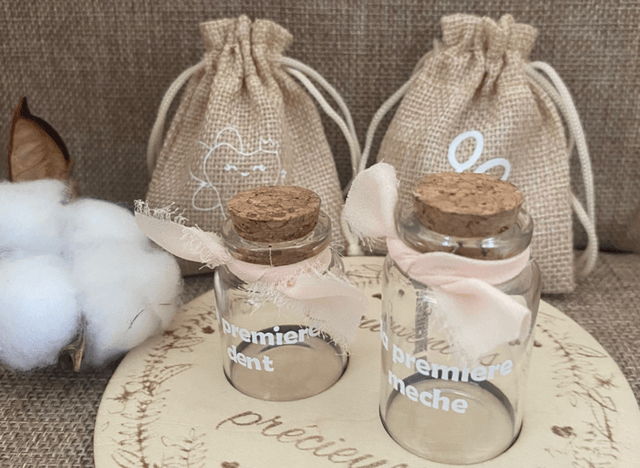 Souvenir fioles pour dent et mèche de cheveux bébé 
