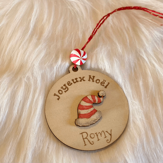 Boule de Noël en bois avec motif en relief au choix - lutins, bonnets