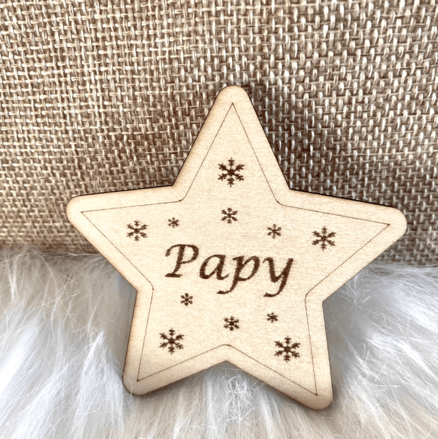 Marque-places en bois personnalisés pour Noël – Motifs festifs et prénoms gravés