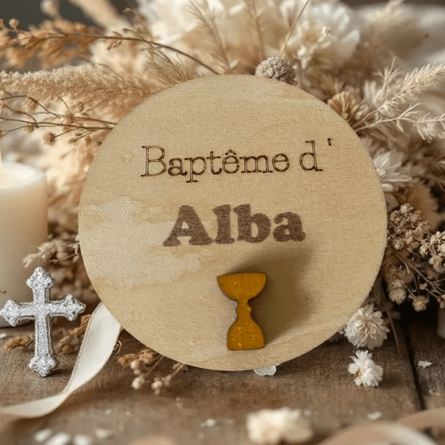 Cadeaux invités baptême en bois. Croix ou médaillons à personnaliser
