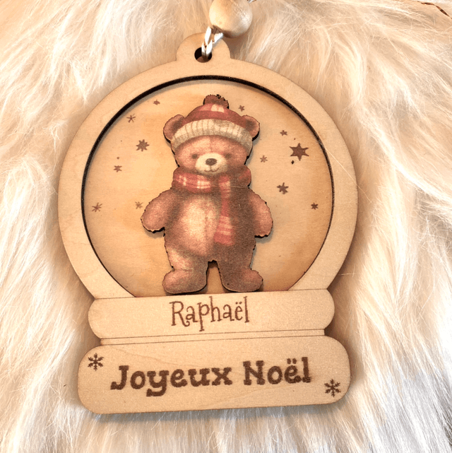 Boule de Noël personnalisée "Joyeux Noël" – Bois gravé avec perle et motif au choix : ourson, bonhomme de neige ou faon