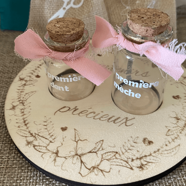 Souvenir fioles pour dent et mèche de cheveux bébé 