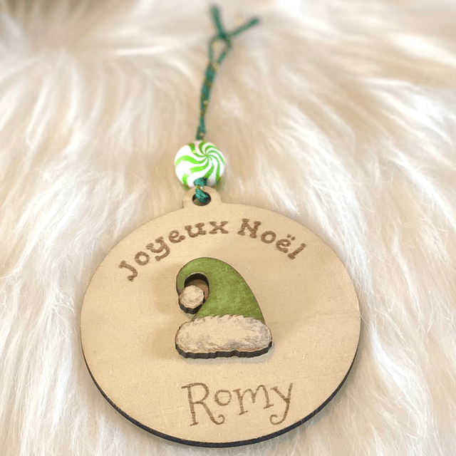 Boule de Noël en bois avec motif en relief au choix - lutins, bonnets