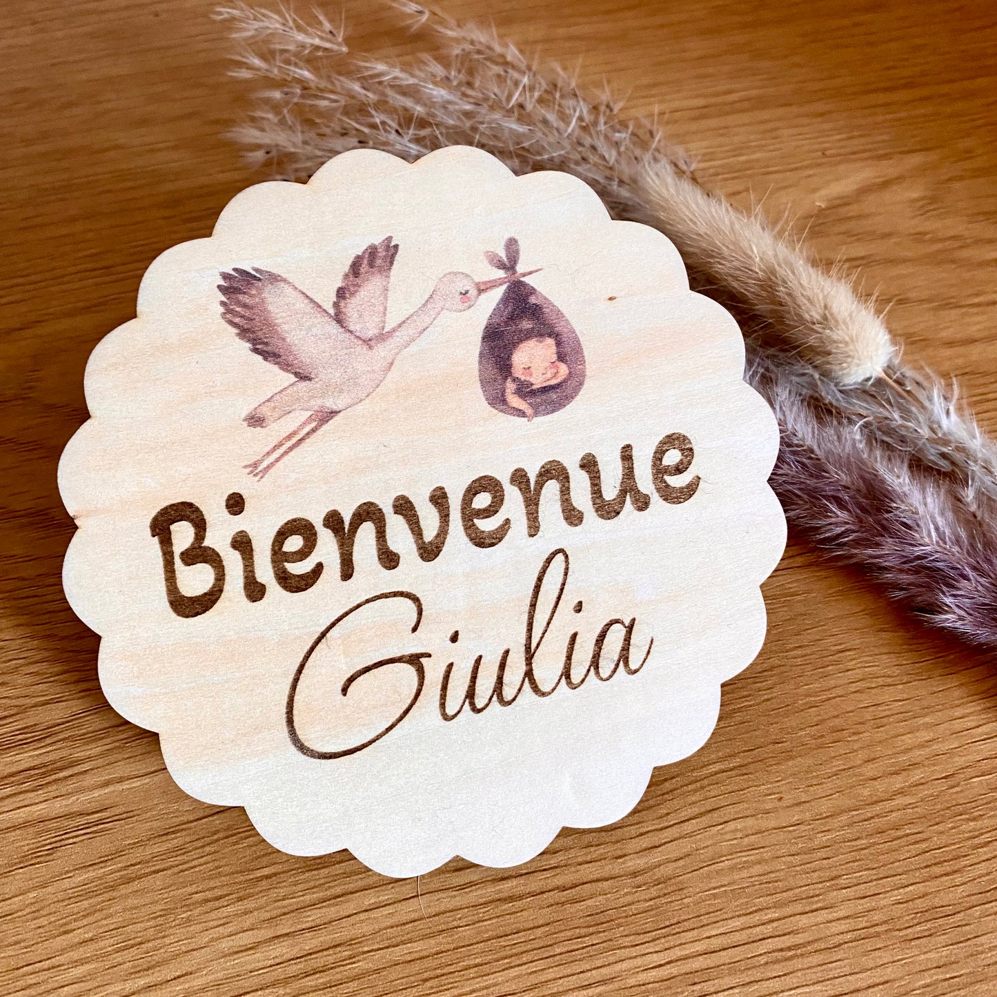 Plaque de Naissance en Bois Personnalisée – Modèle Cigogne