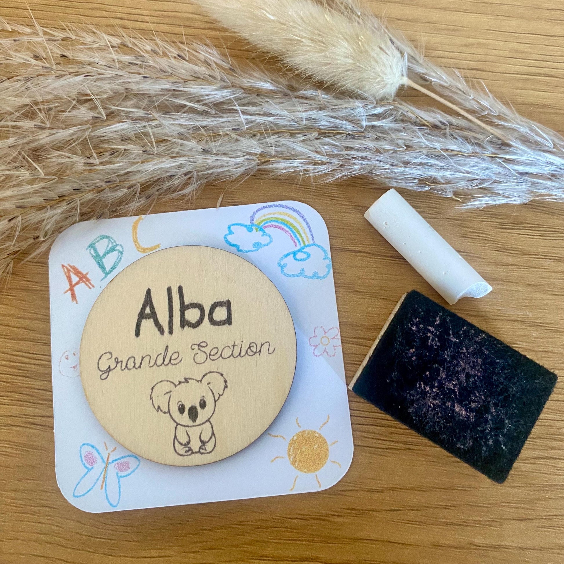 Badge en bois motif koala pour personnaliser le cartable de rentrée