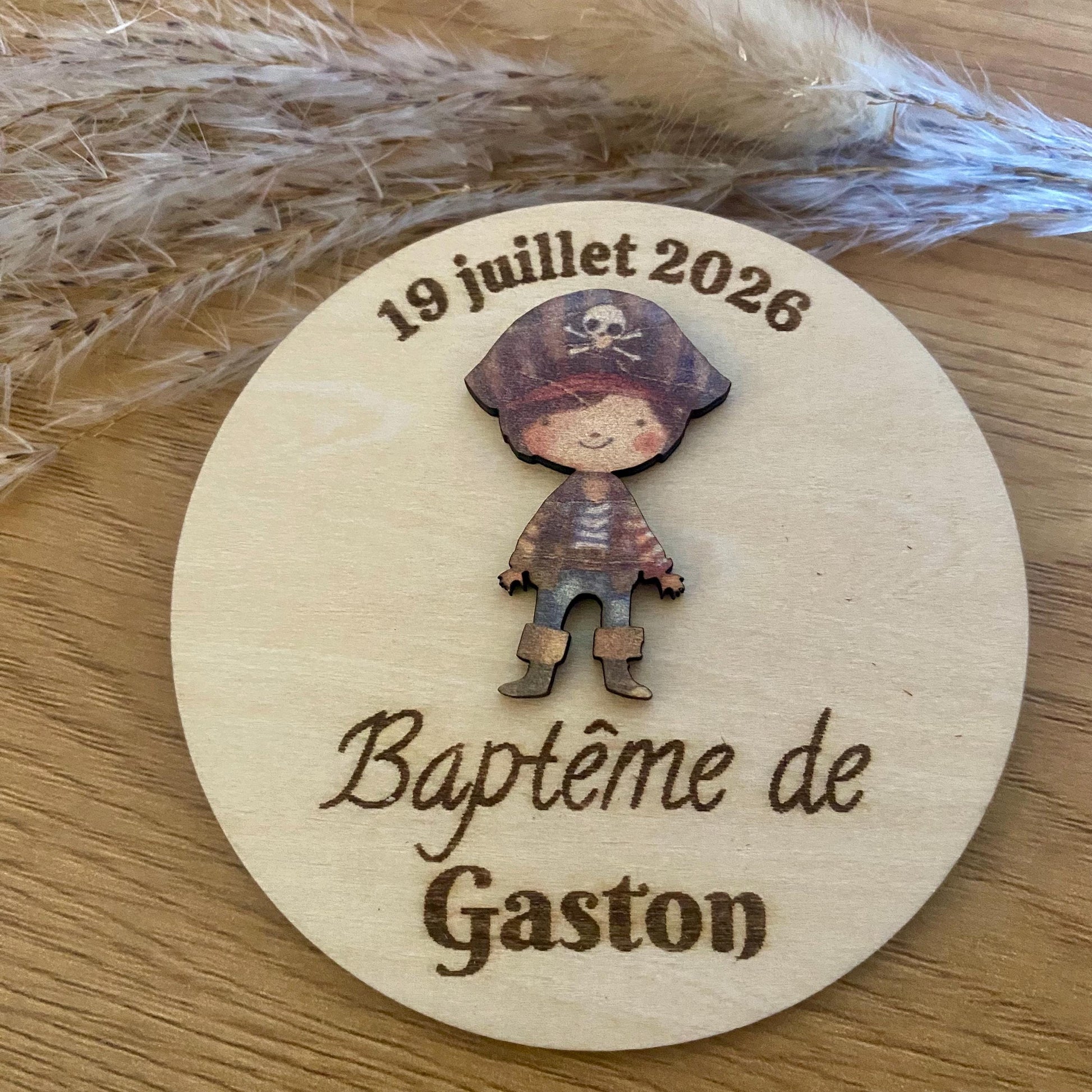 Cadeau invité anniversaire magnet bois motif pirate