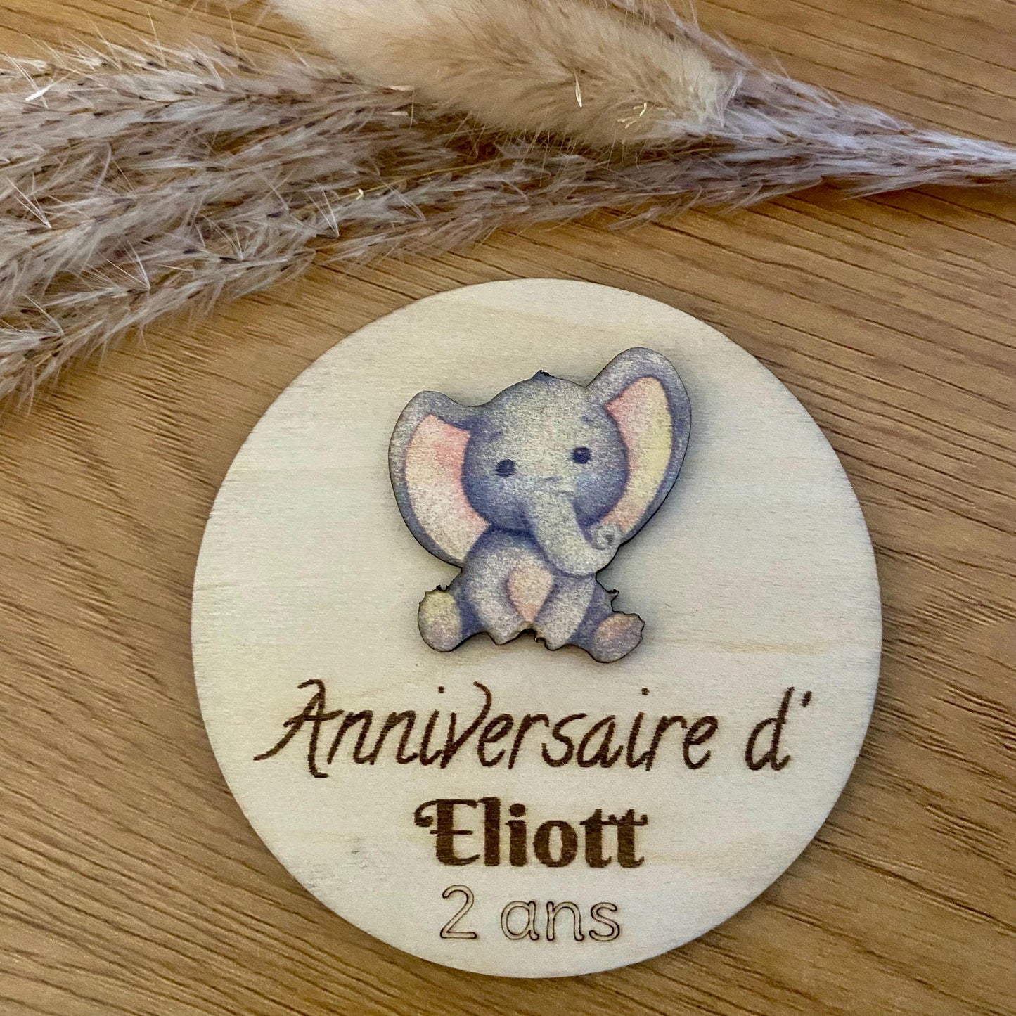 Détail magnet personnalisé elephant pour anniversaire