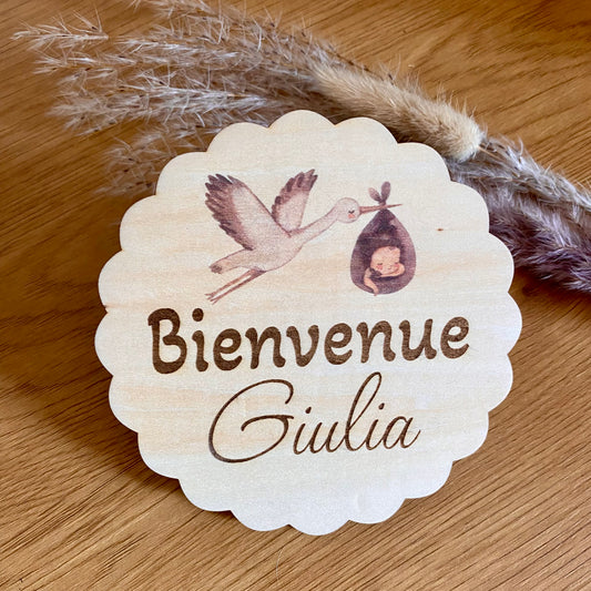 Plaque de Naissance en Bois Personnalisée – Modèle Cigogne