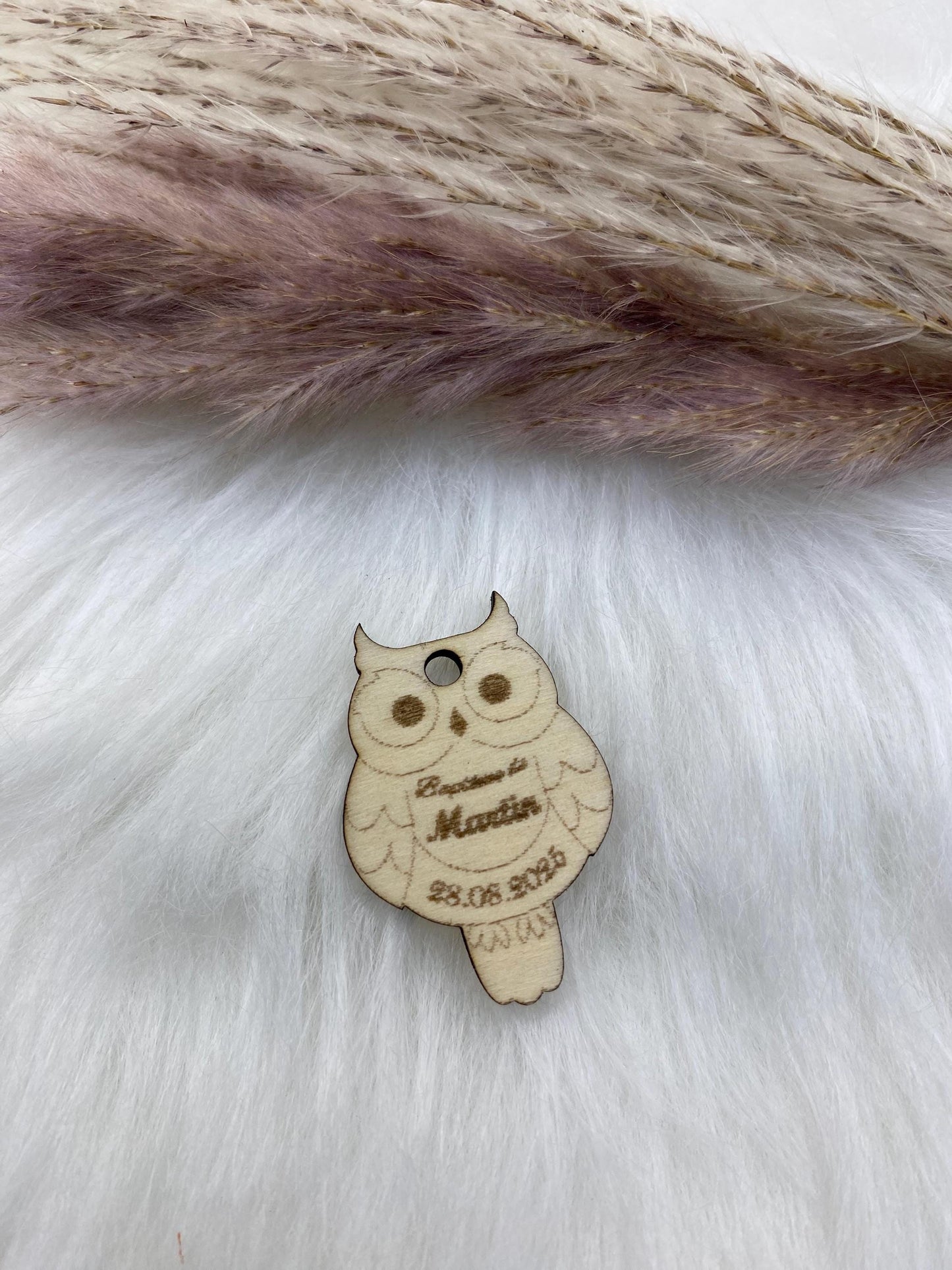 Étiquettes en Bois Personnalisées – La Touche Naturelle pour vos Cadeaux d'Invités