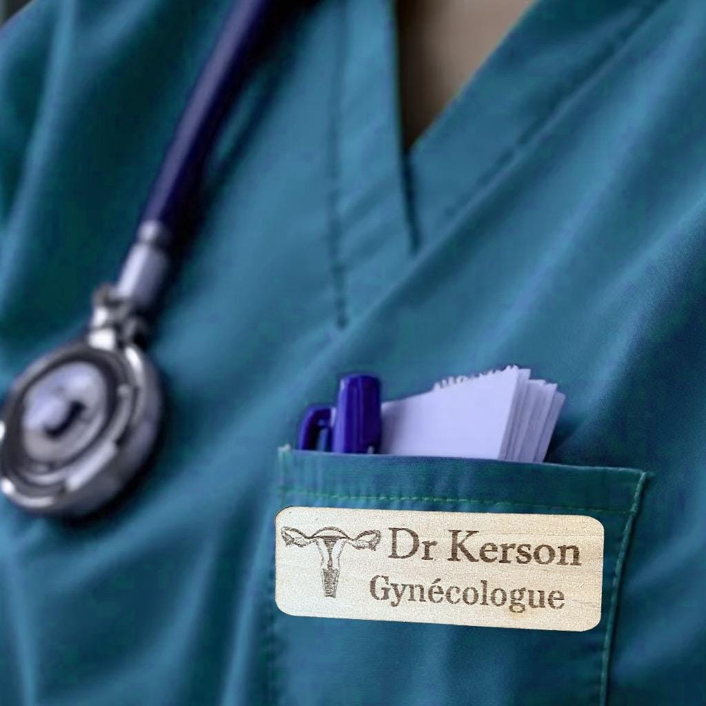 Badge Professionnel en Bois Personnalisé – Pour Professionnels de Santé