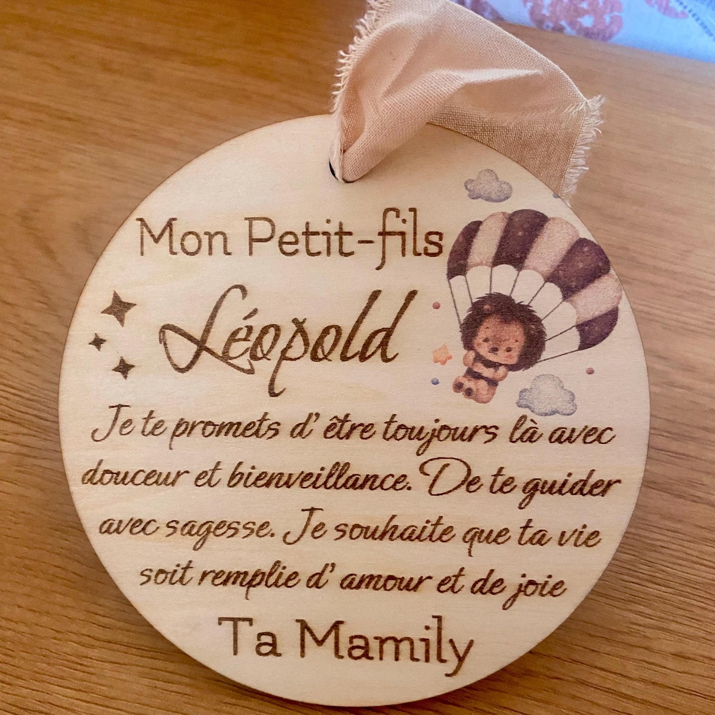 Carte Ronde en Bois "Hérisson" – Un Message Gravé de Tendresse
