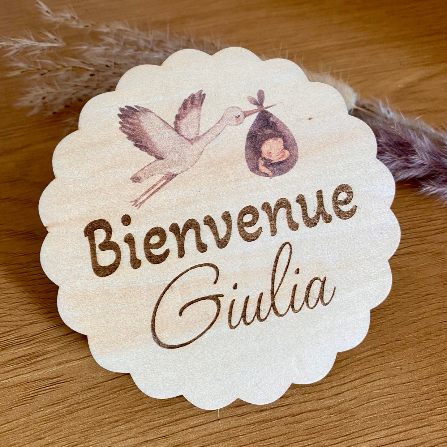 Plaque de Naissance en Bois Personnalisée – Modèle Cigogne