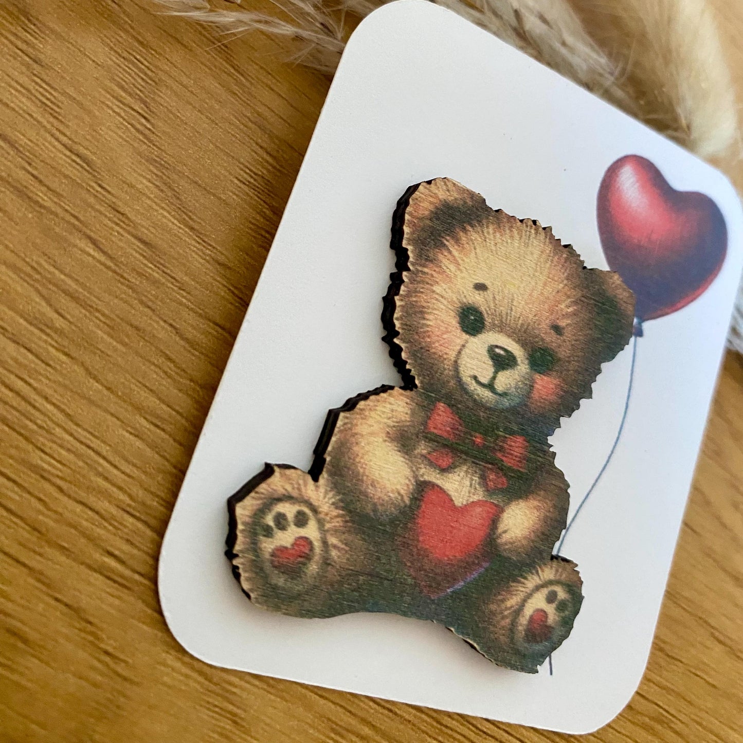 Câlin de poche bois naturel motif ours avec cœur