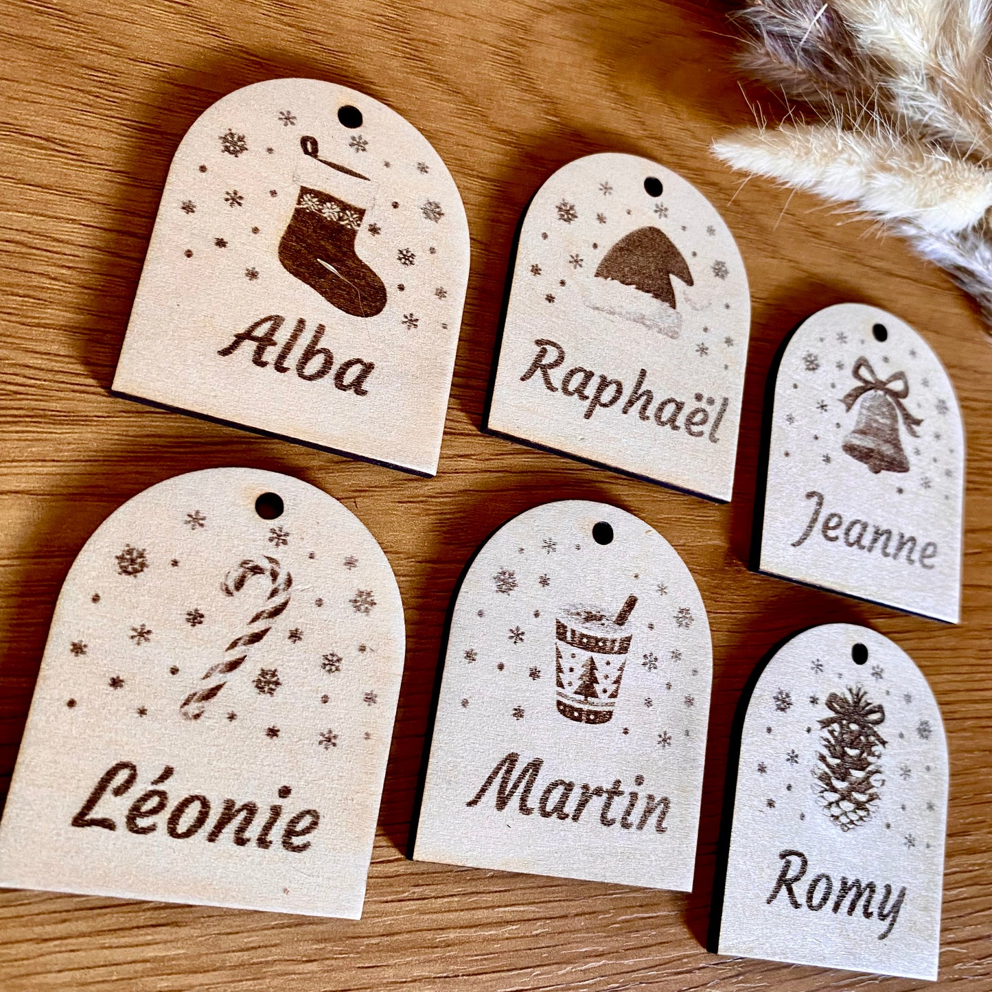 Lot Étiquettes Cadeau de Noël ou Marque-Place en Bois Personnalisé