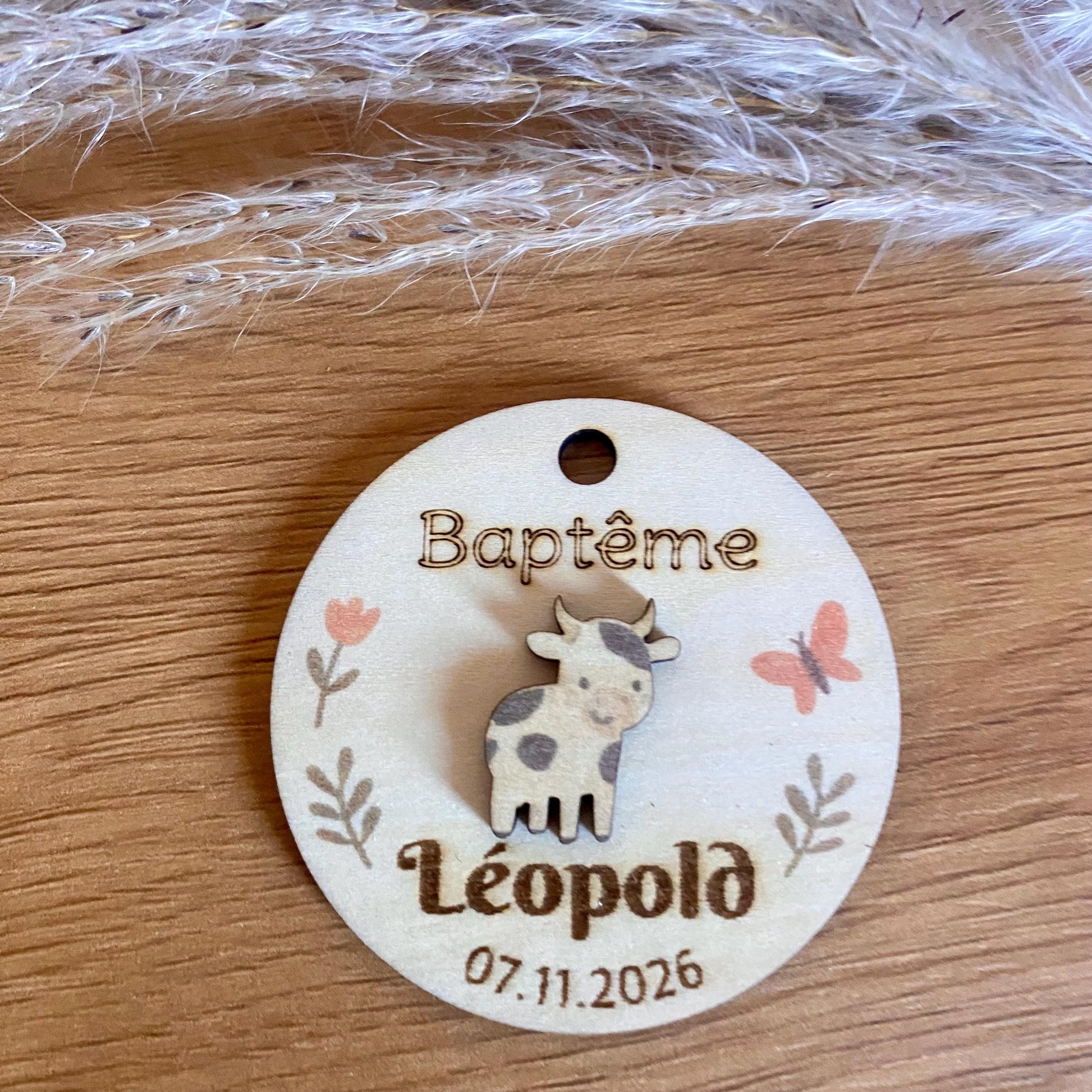 grandes tiquettes relief en bois, vache pour baptême, anniversaire
