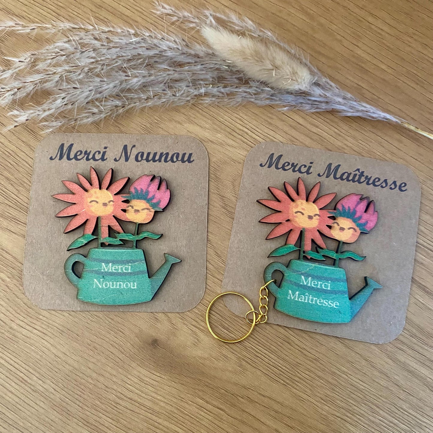 Porte-Clés Fleur en Bois Personnalisé – Cadeau Nounou & Maîtresse