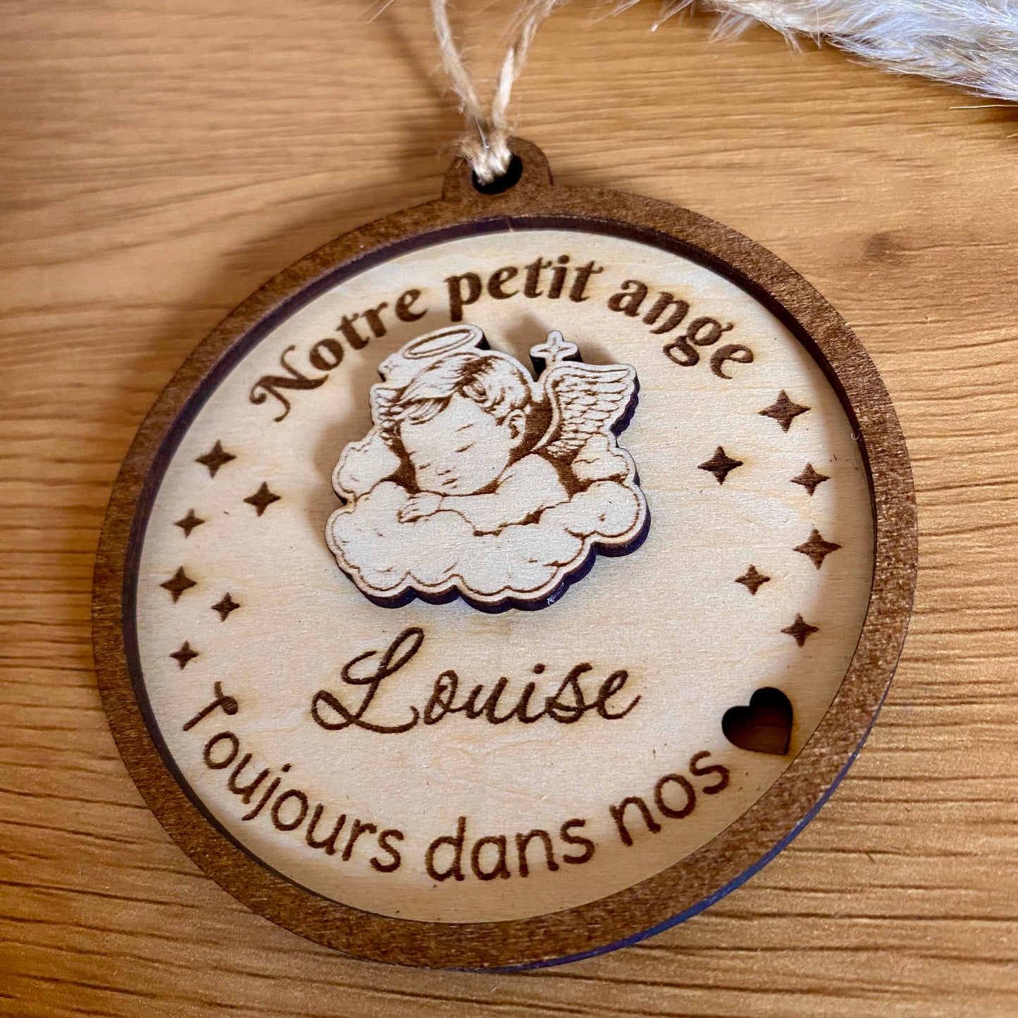 Boule de Noël Commémorative Bébé Ange Personnalisée en Bois