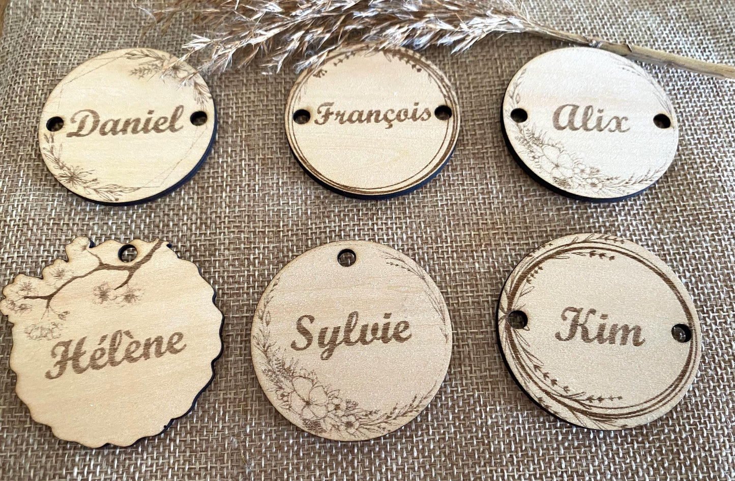 Marque-places & Ronds de Serviette en Bois – L'élégance naturelle à votre table