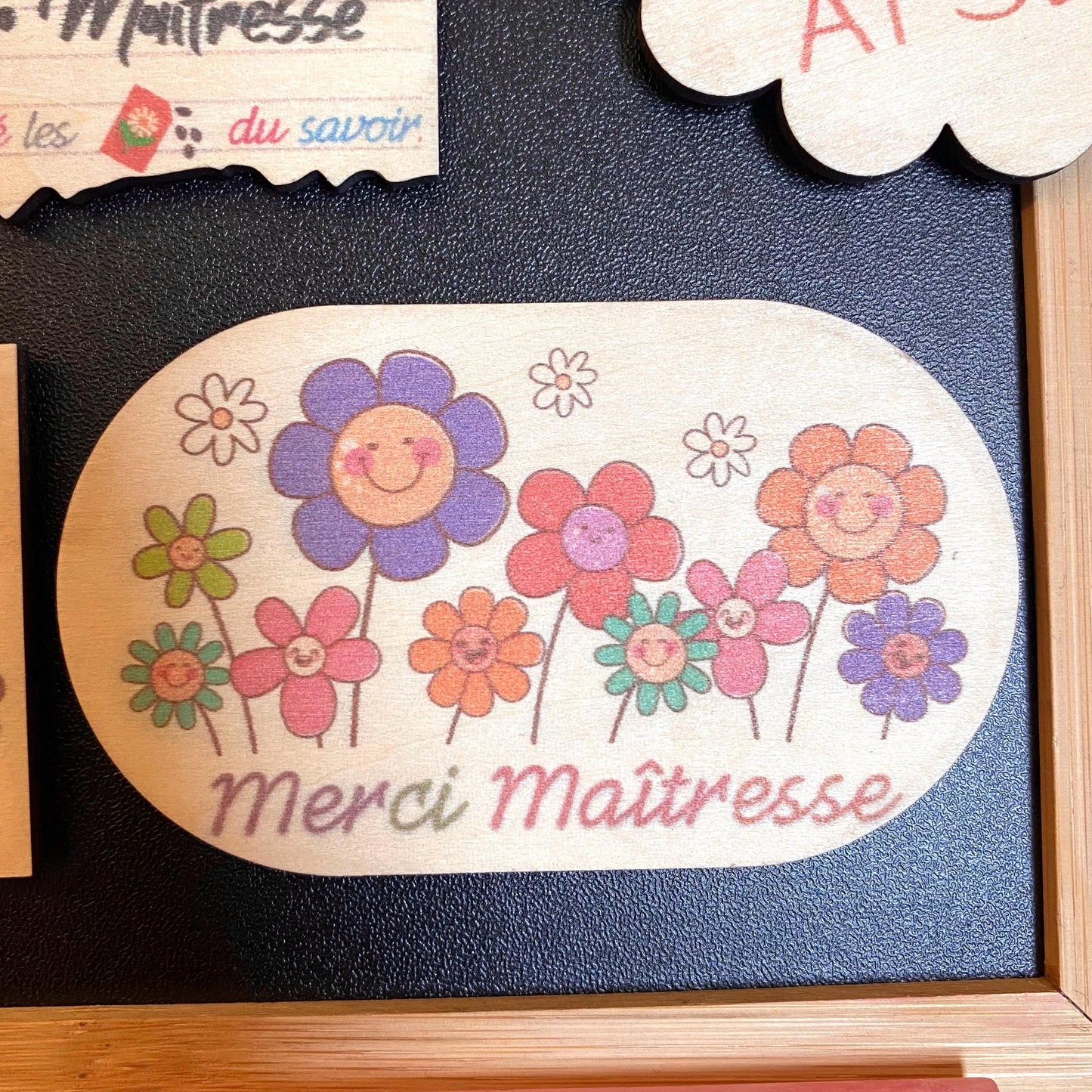 Cadeaux Personnalisés pour Maîtresse, Nounou & ATSEM – Porte-clés & Magnets