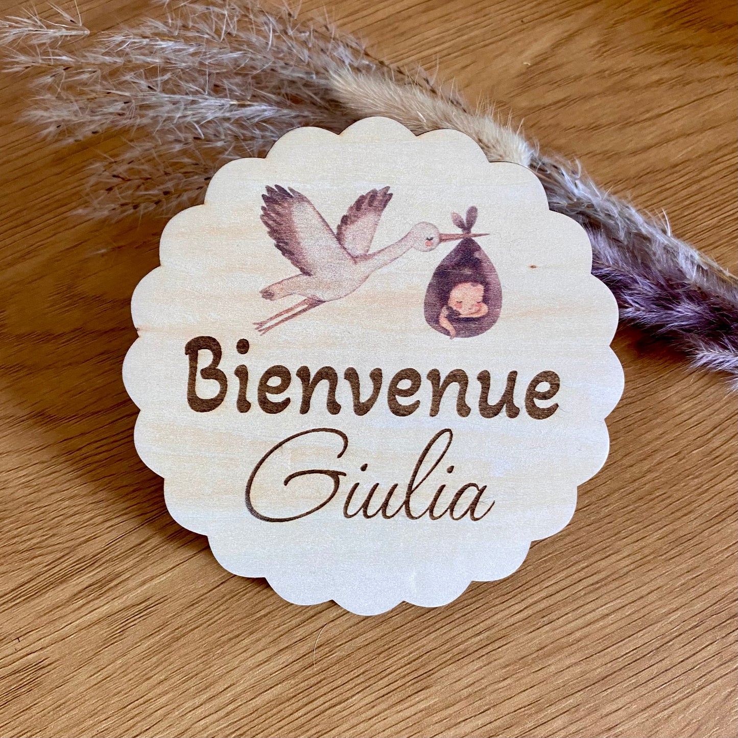 Plaque de Naissance en Bois Personnalisée – Modèle Cigogne