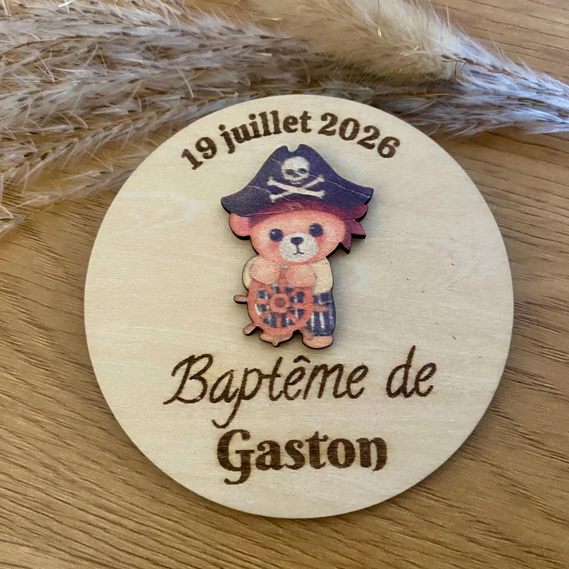Cadeau invité anniversaire magnet bois motif pirate
