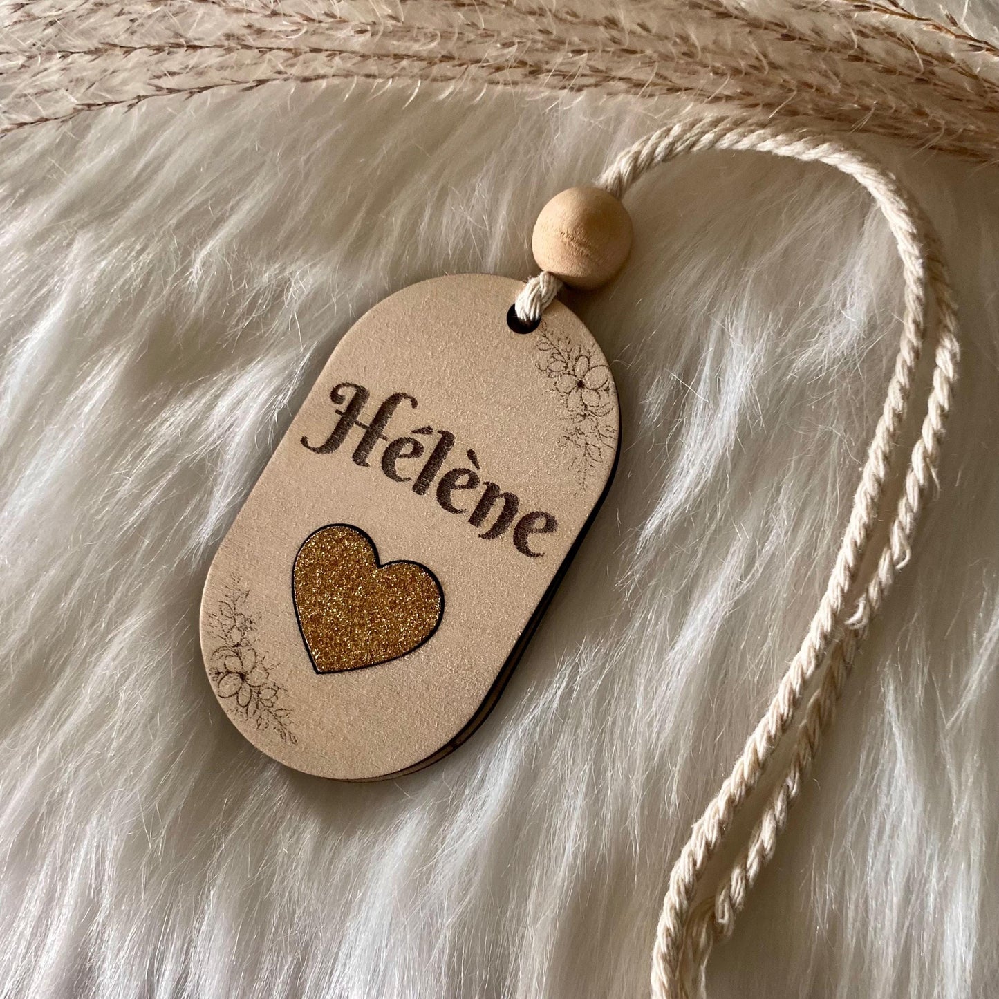 Décoration en Bois Personnalisée – Bijou de Rétroviseur & Porte-Clés