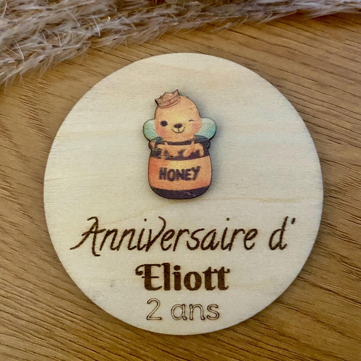 Magnet bois personnalisé motif abeille relief