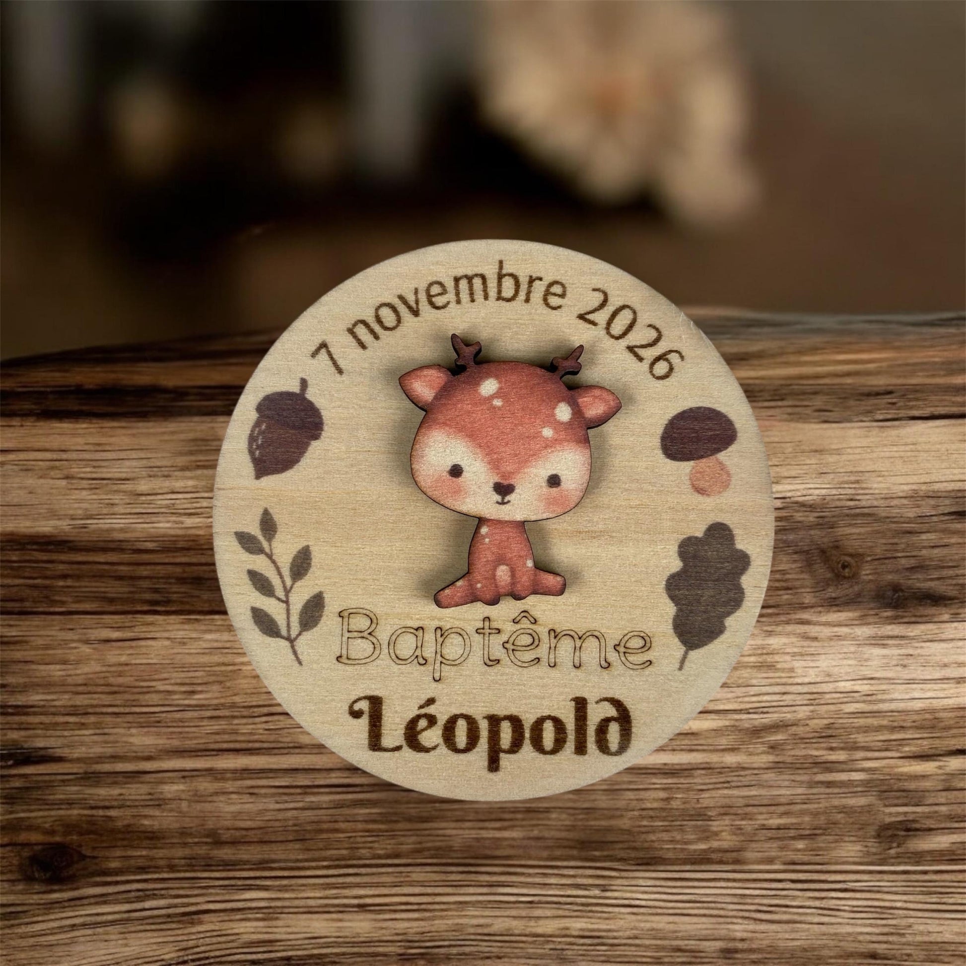 Magnet baptême en bois motif renne forêt personnalisé