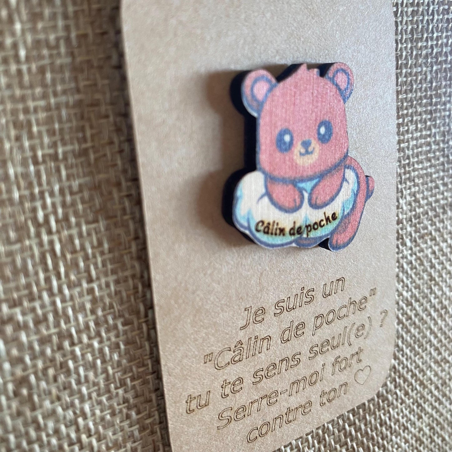 Câlin de Poche "Ours sur son Nuage" – Un Petit Compagnon pour les Grands Moments