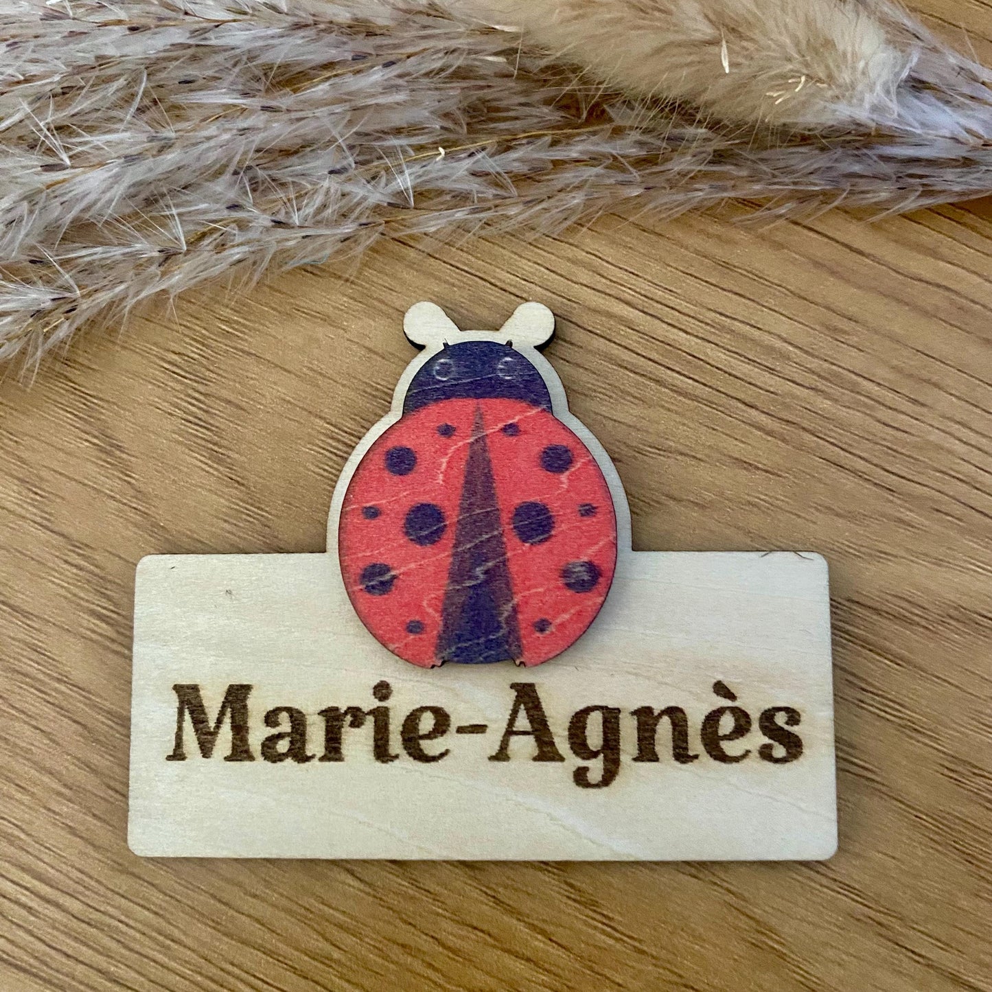 Marque-place et Magnet en Bois Personnalisé – Animaux et Insectes