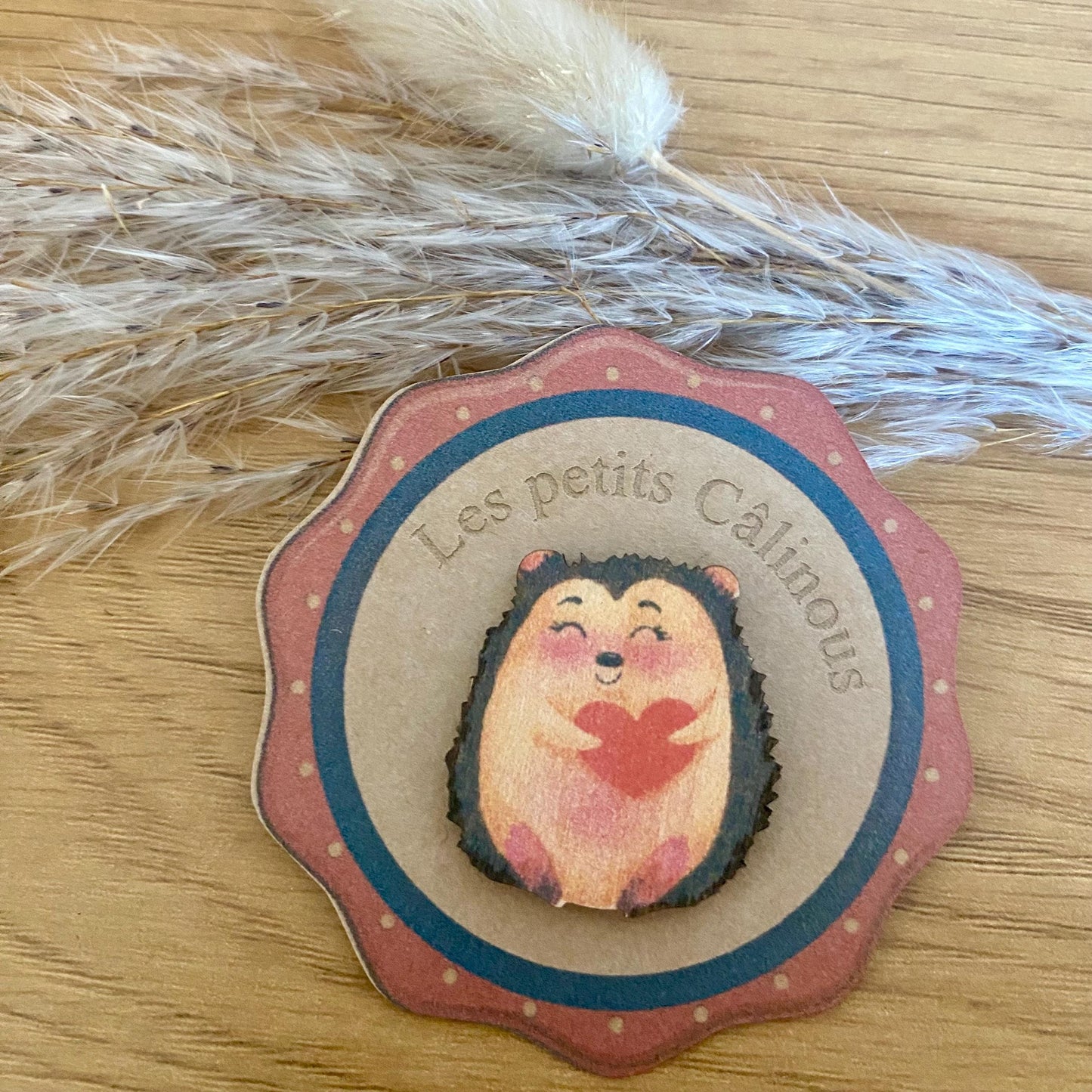 Câlin de Poche Enfant en Bois – Animaux à Collectionner (Pingouin, Chien, Lion, Hérisson)