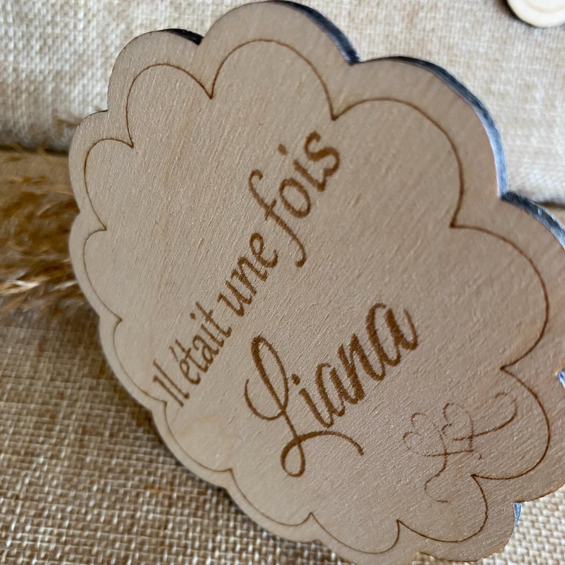 Cadeau de naissance élégant pour future maman en bois