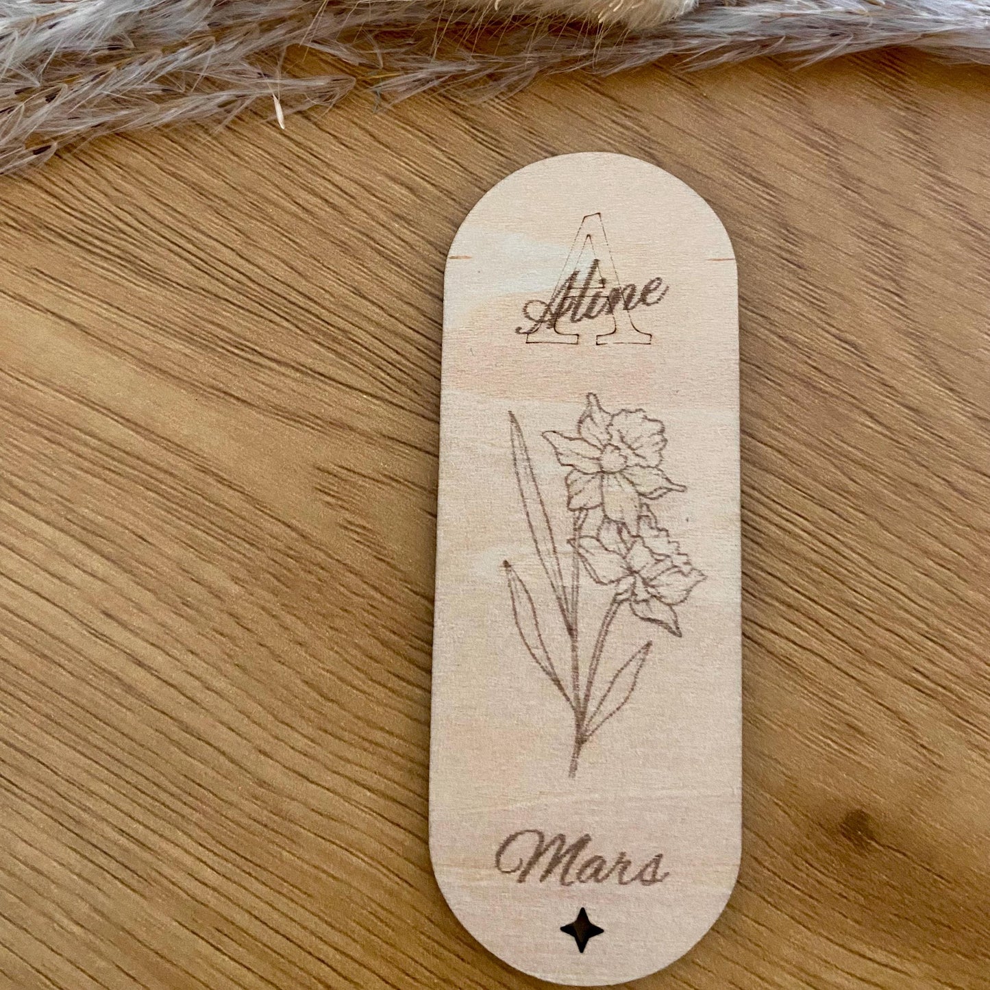 Marque-Page en Bois Personnalisé Fleur – Cadeau Prénom Nature
