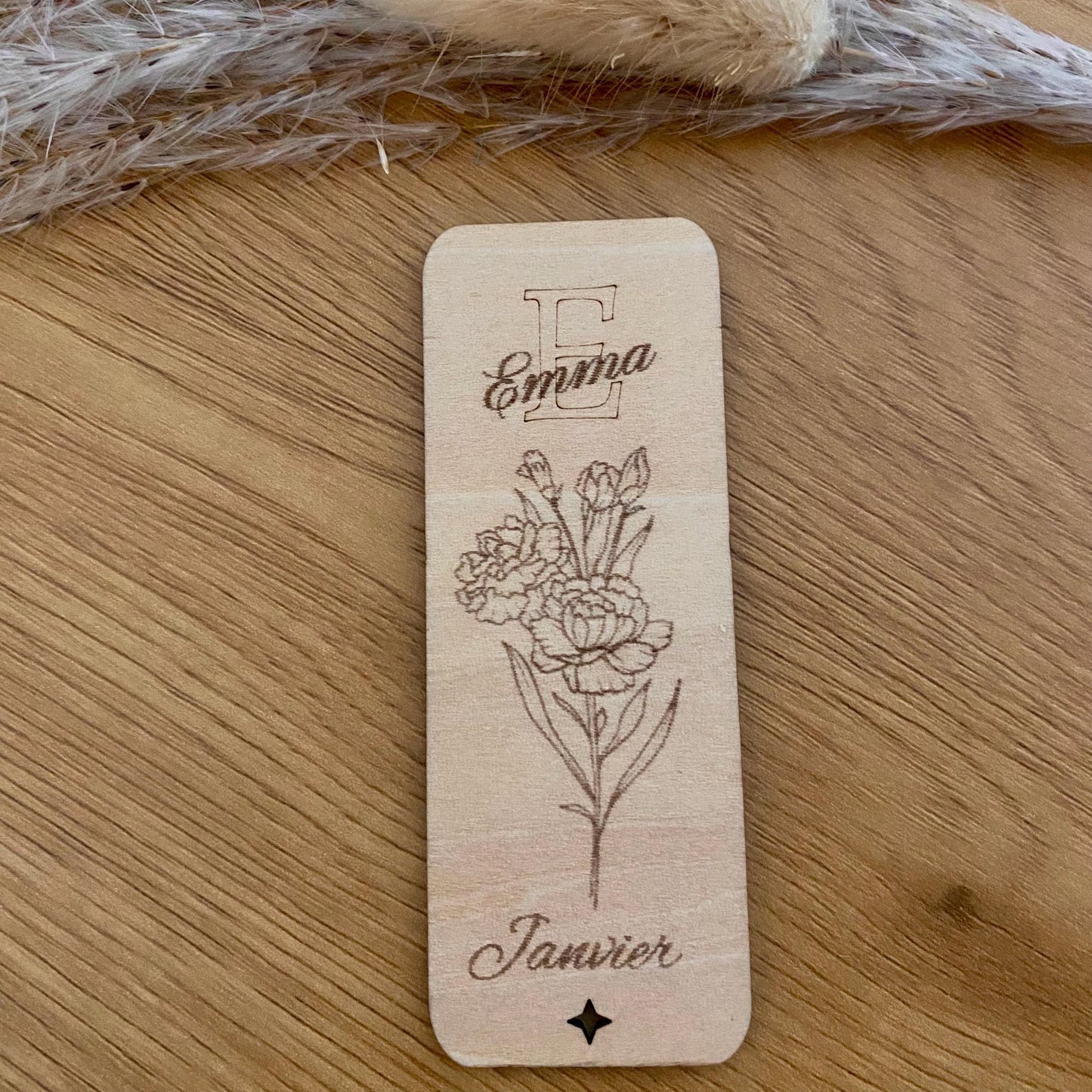 Marque-Page en Bois Personnalisé Fleur – Cadeau Prénom Nature