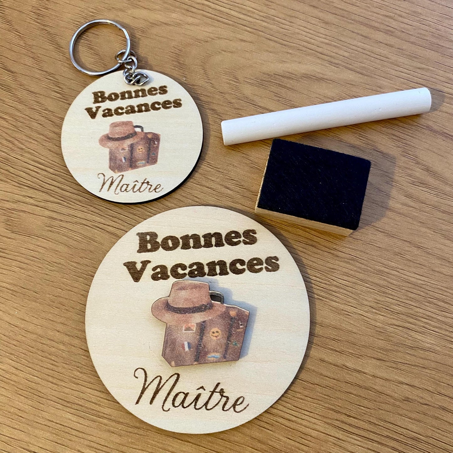 Magnets & Porte-clés "Souvenirs de Vacances" – Le Cadeau de Fin d'Année Idéal