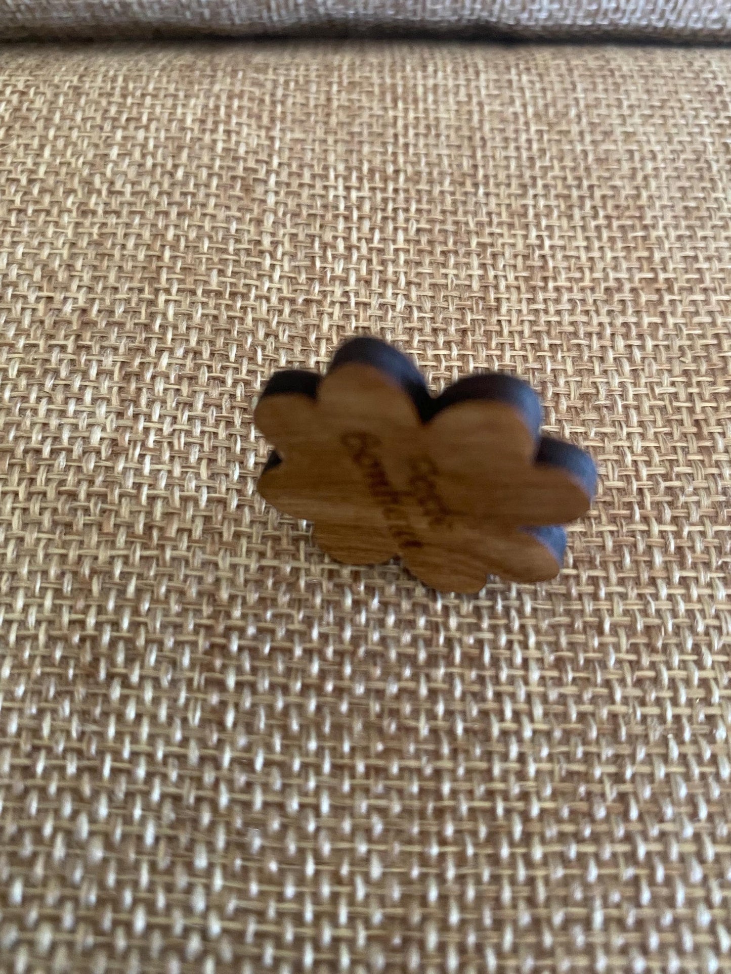 Porte-Bonheur en Bois – Trèfle à 4 Feuilles