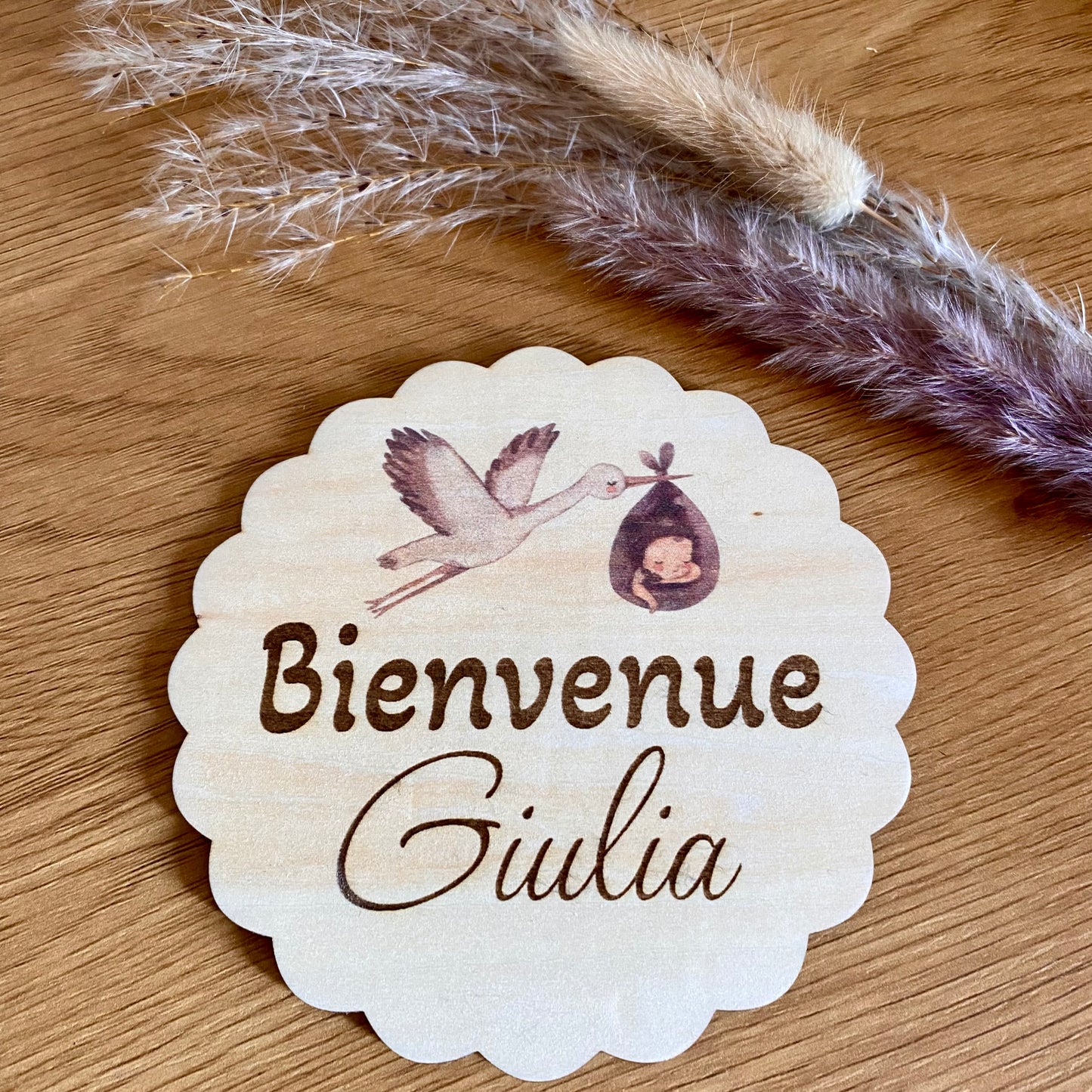 Plaque de Naissance en Bois Personnalisée – Modèle Cigogne