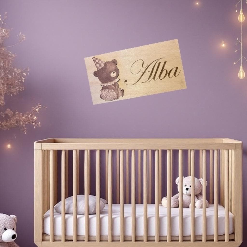 Plaque de porte bébé personnalisée en bois – Décoration artisanale made in France