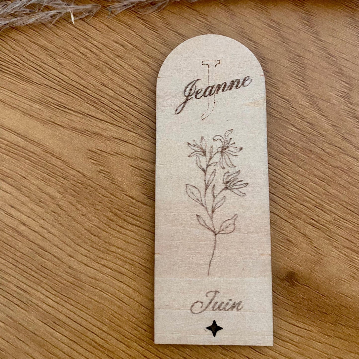 Marque-Page en Bois Personnalisé Fleur – Cadeau Prénom Nature