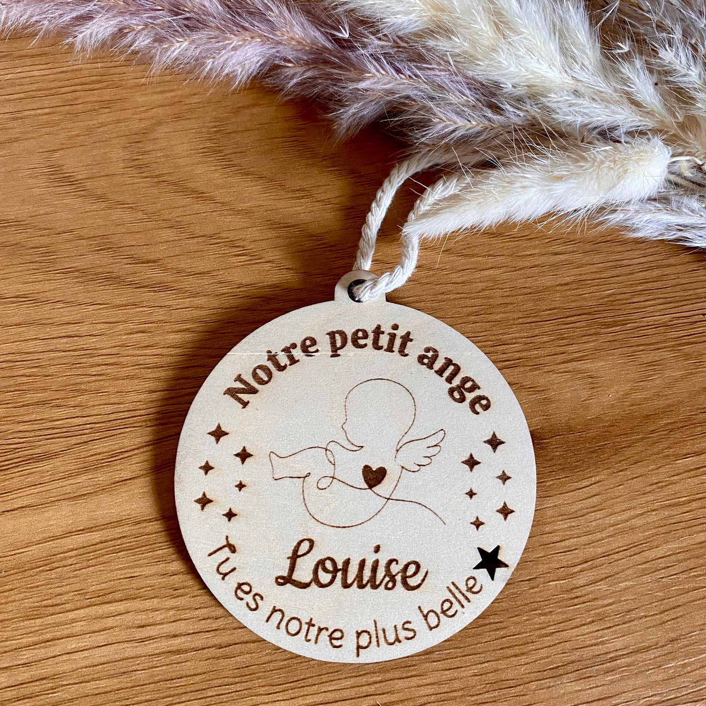 Boule commémorative en bois Bébé Ange personnalisée