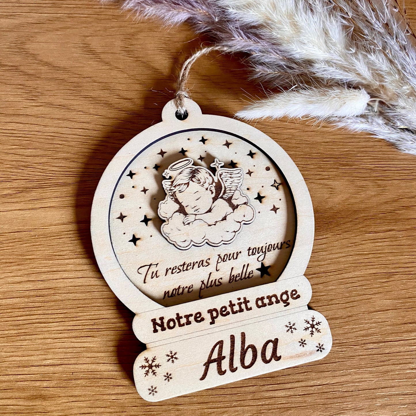 Boule commémorative petit ange